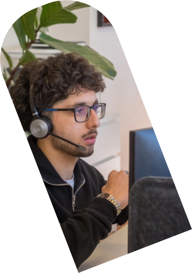 Cloudconnected Team member using Webex calling software
